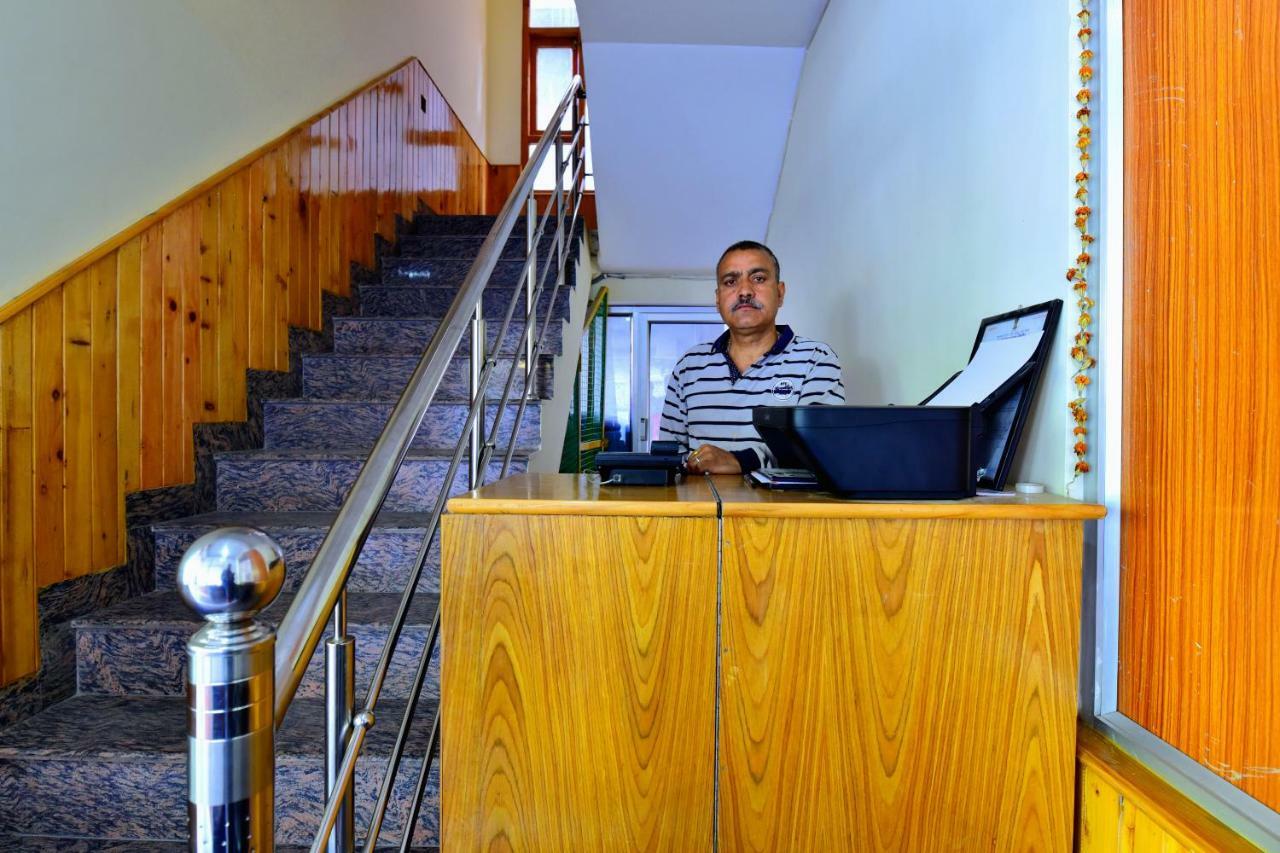 Oyo 38661 Hotel Apna Ghar Manāli Dış mekan fotoğraf